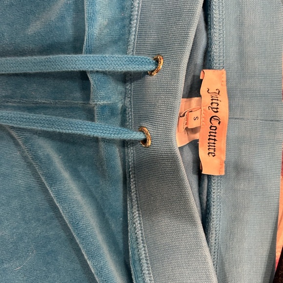 Juicy Couture Women’s Plush Velour Tracksuit Pant and Oversized Hoodie - Used - Picture 6 of 7